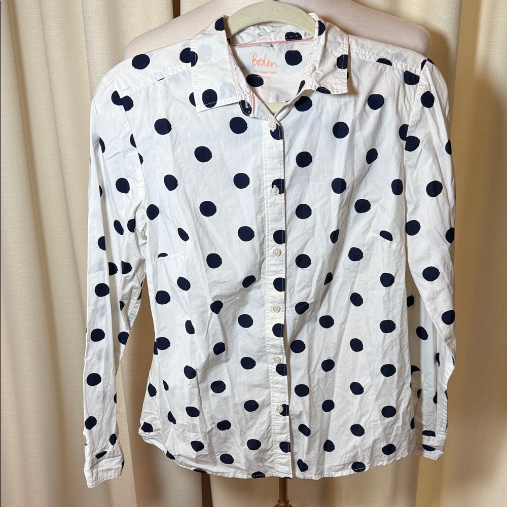 Boden  classic White and Black Polka Dot Button-Up Shirt size 4 R